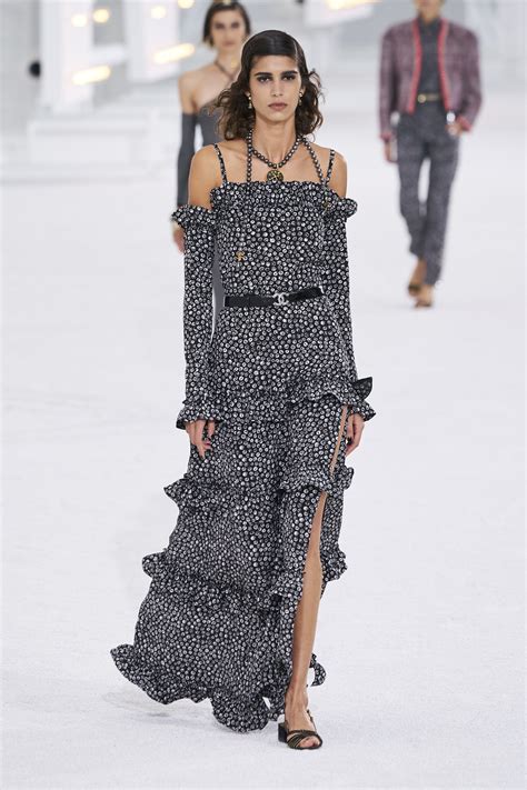 chanel printemps-été 2021|Chanel spring 2021 runway.